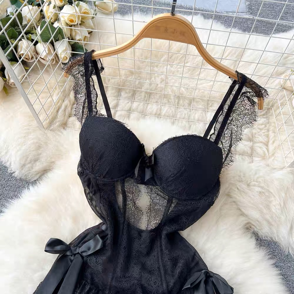 Fun & flirty bedroom set SE103 image